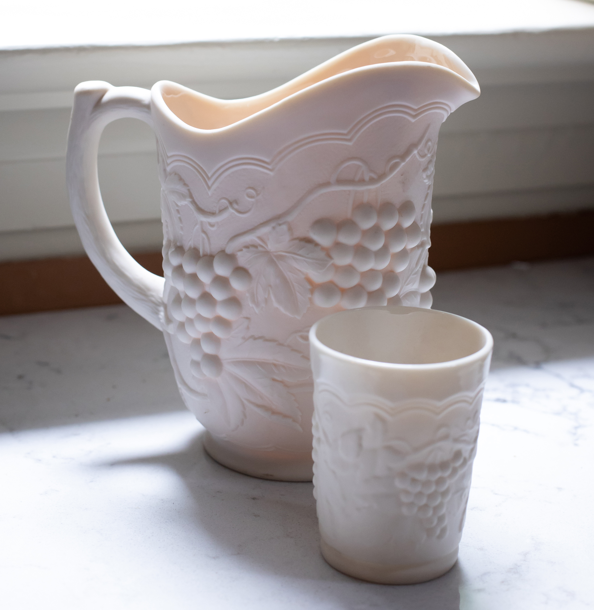 Grape White Pitcher cup