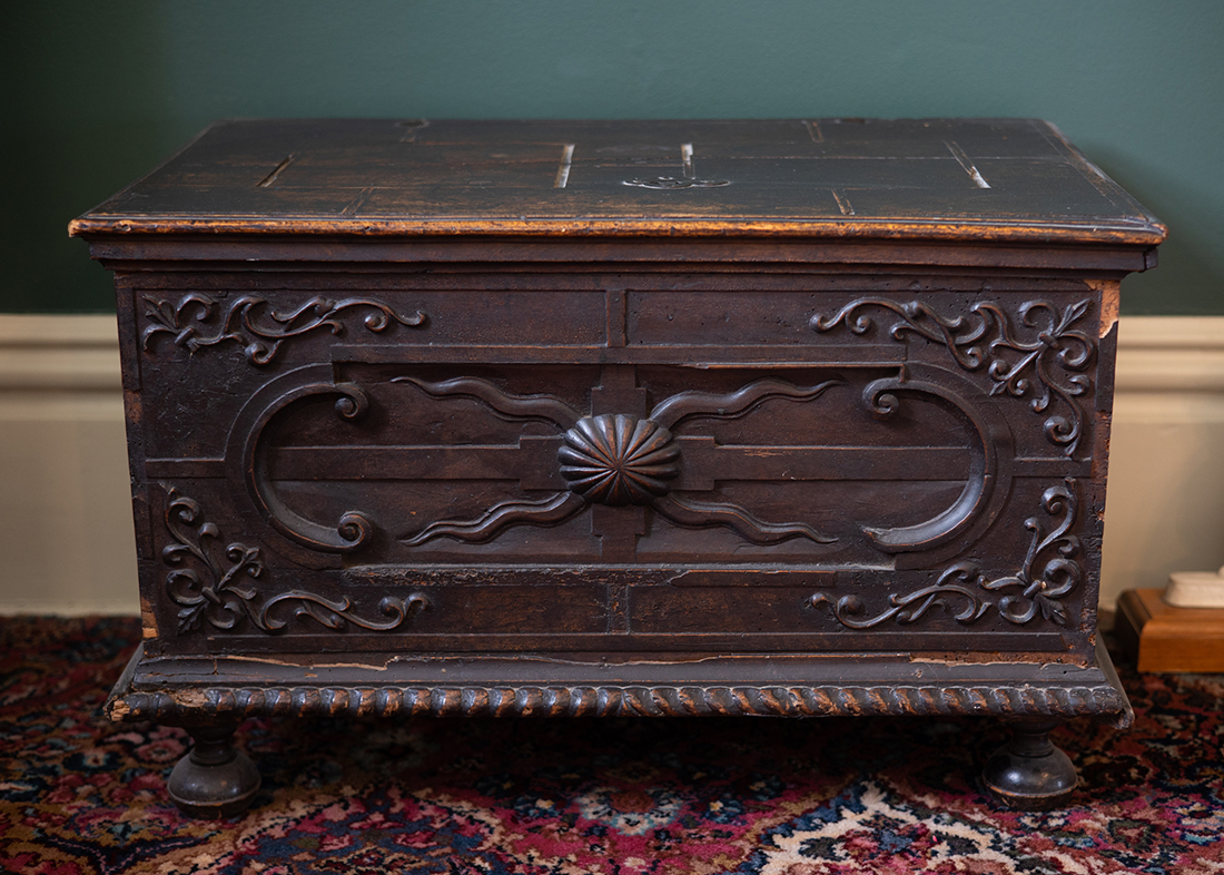 Byers chest weding deet