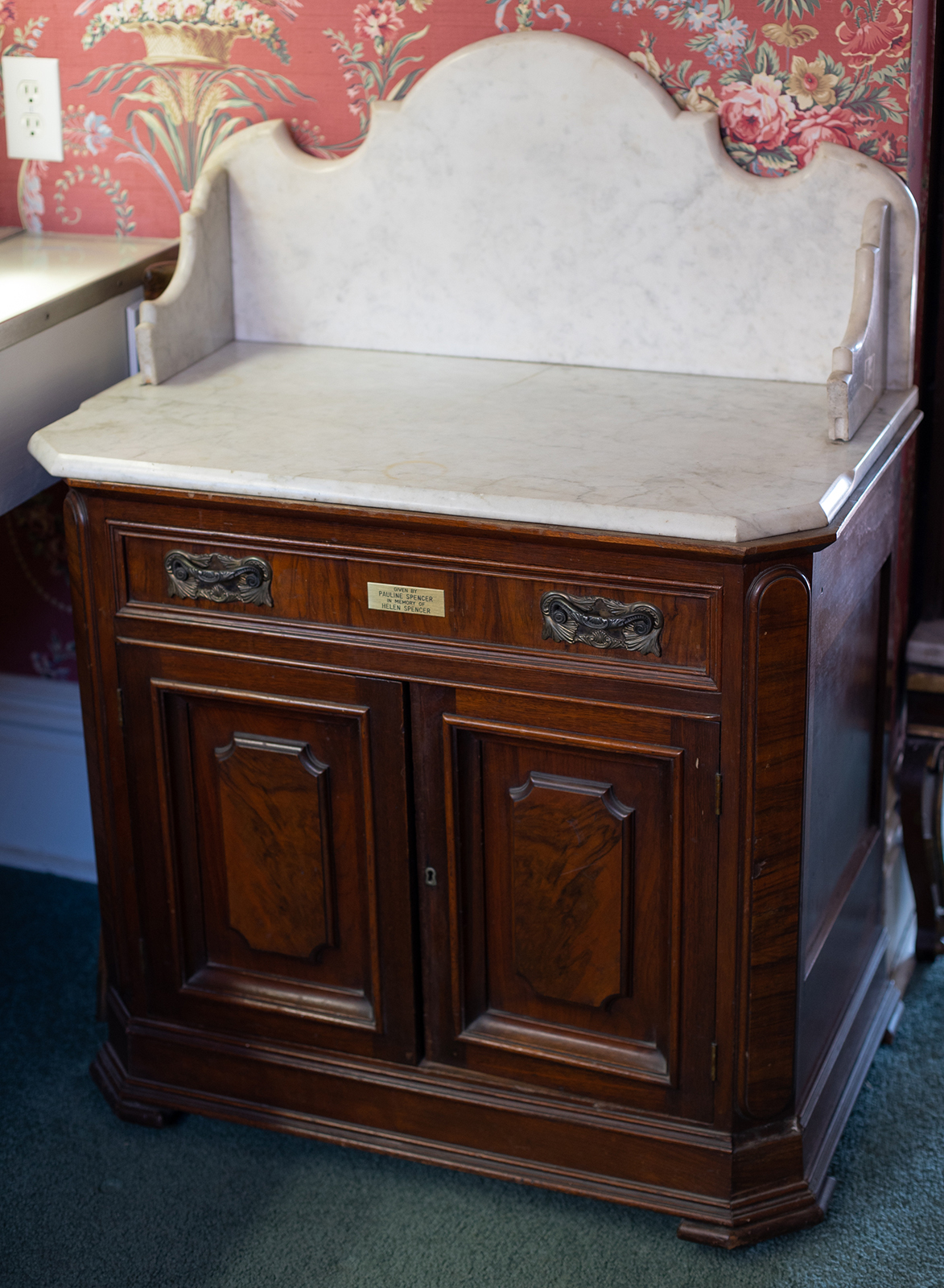 Wood commode